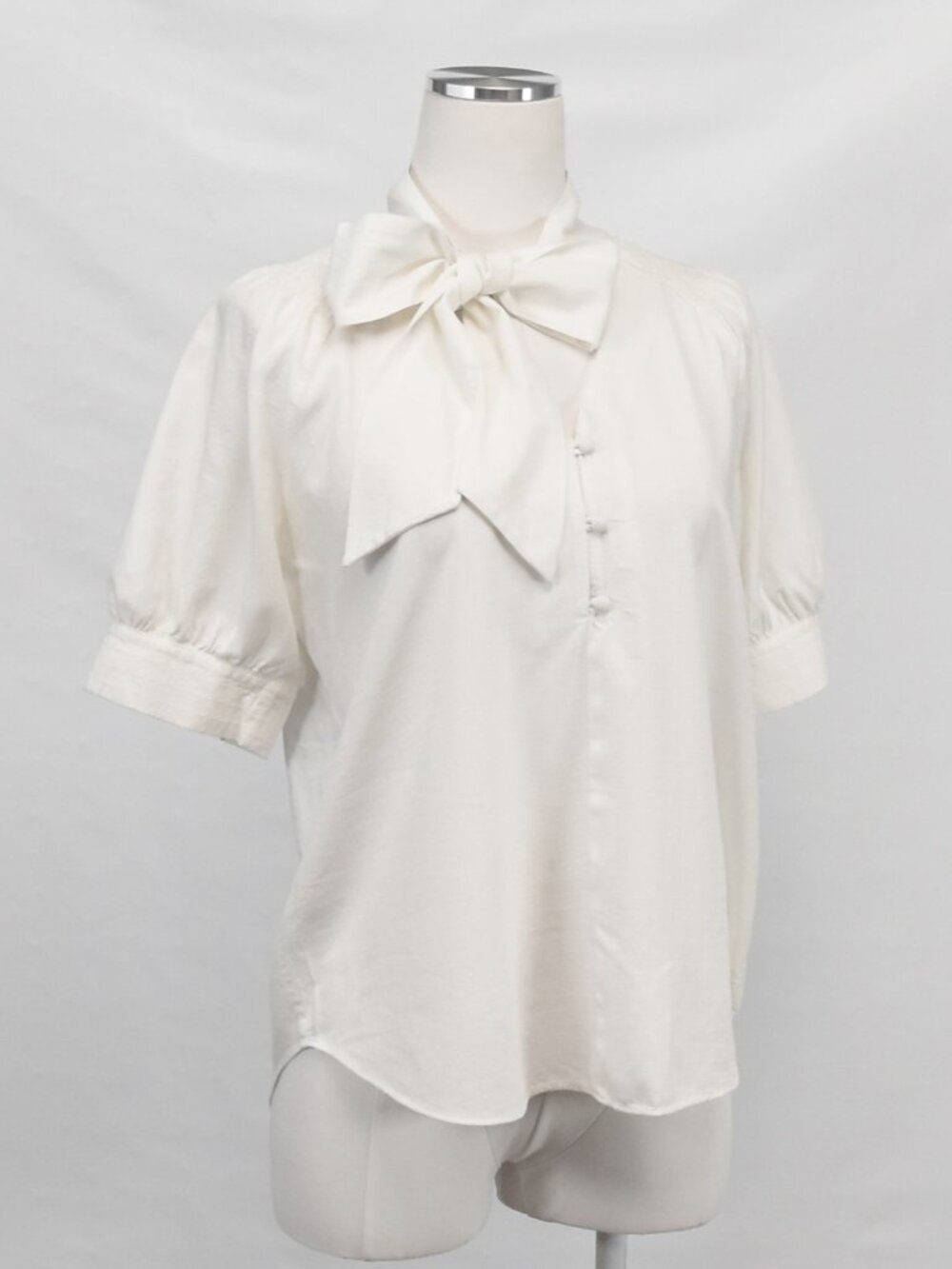 Ann Taylor Petite Ivory Bow Tie Blouse Size Medium